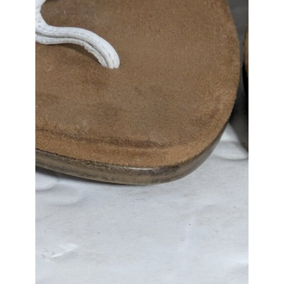 Vionic Wedge Sandals White Gold Metal Circle Adjustable Buckle Women's Size 7.5 - Picture 13 of 14